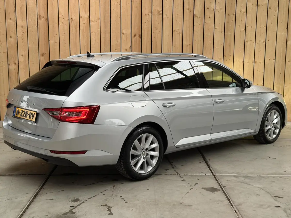 1.5 TSI ACT Business Edition Automaat | Adaptieve cruise control | Apple CarPlay/Android Auto | Climate control | Getint glas | Parkeersensoren voor en achter | Trekhaak