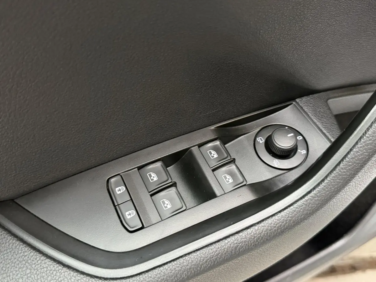 1.5 TSI ACT Business Edition Automaat | Adaptieve cruise control | Apple CarPlay/Android Auto | Climate control | Getint glas | Parkeersensoren voor en achter | Trekhaak