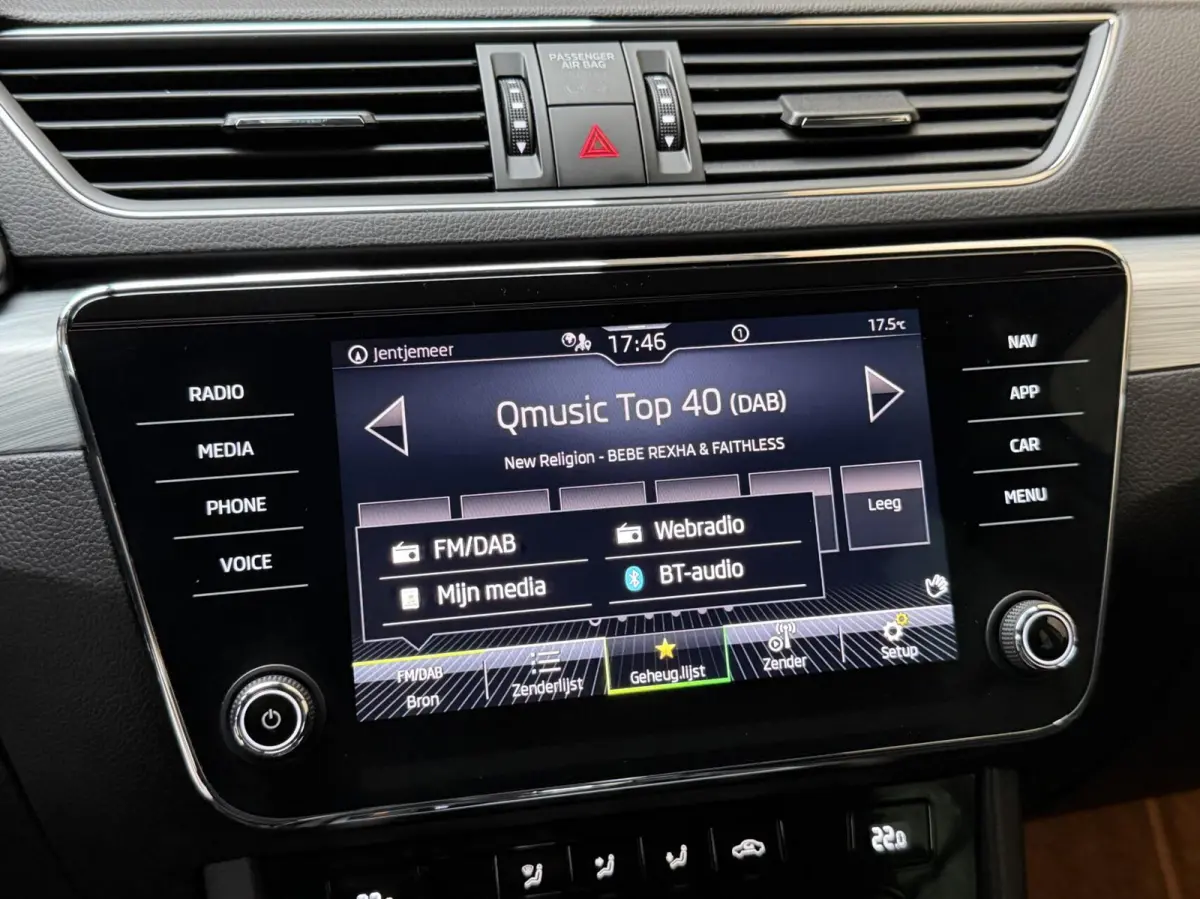 1.5 TSI ACT Business Edition Automaat | Adaptieve cruise control | Apple CarPlay/Android Auto | Climate control | Getint glas | Parkeersensoren voor en achter | Trekhaak