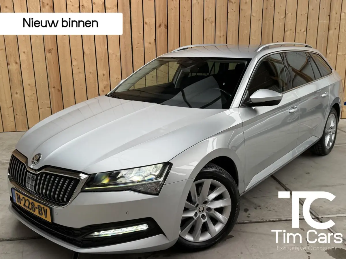 Škoda Superb Combi 2021 Benzine Automatisch leasen