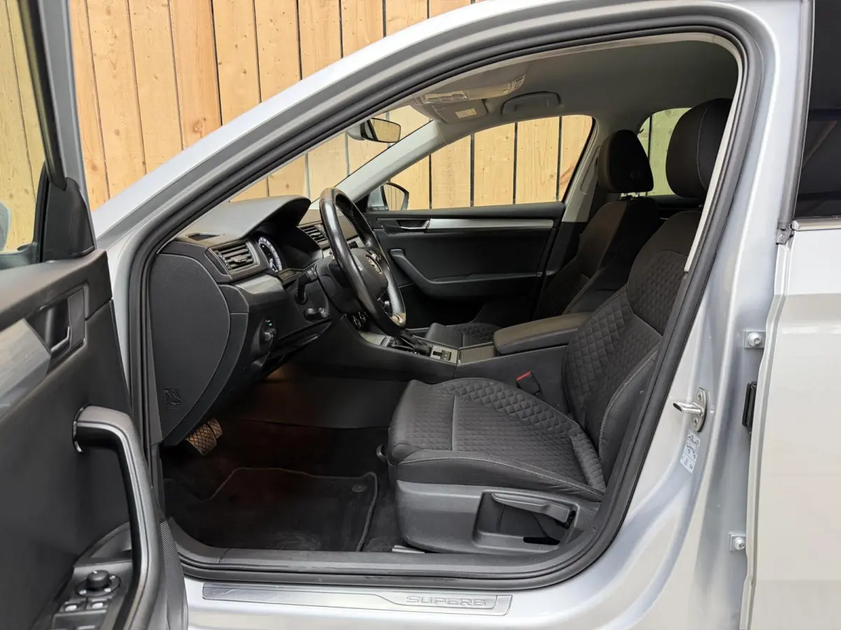1.5 TSI ACT Business Edition Automaat | Adaptieve cruise control | Apple CarPlay/Android Auto | Climate control | Getint glas | Parkeersensoren voor en achter | Trekhaak