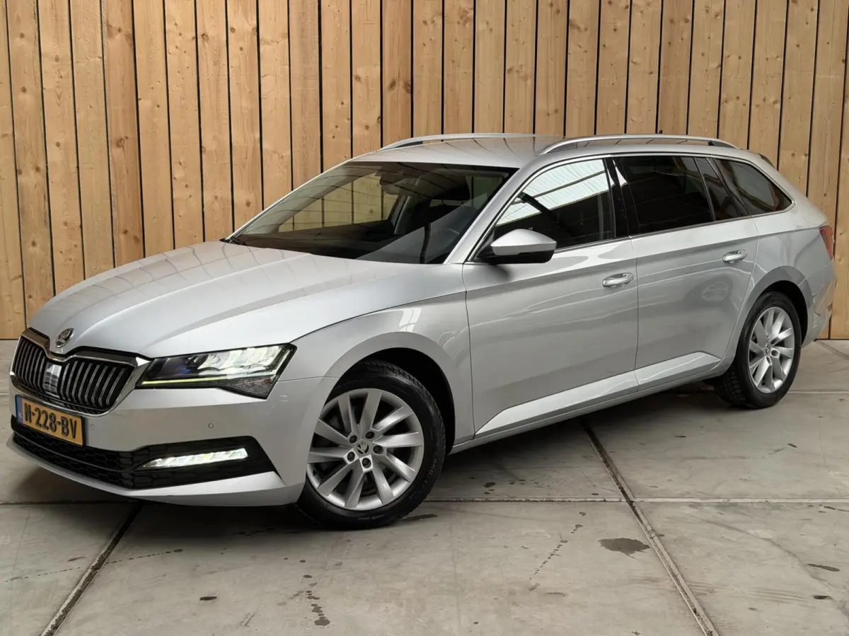 1.5 TSI ACT Business Edition Automaat | Adaptieve cruise control | Apple CarPlay/Android Auto | Climate control | Getint glas | Parkeersensoren voor en achter | Trekhaak