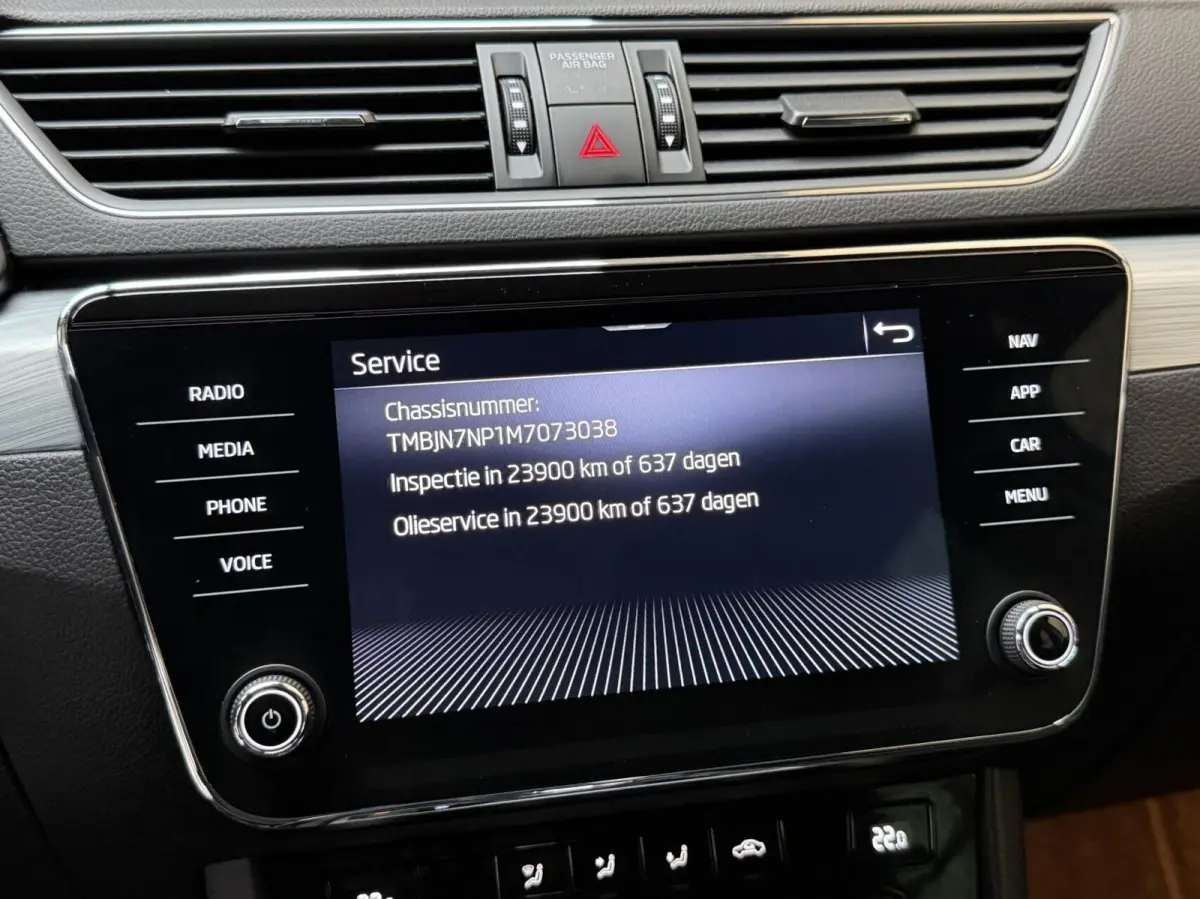 1.5 TSI ACT Business Edition Automaat | Adaptieve cruise control | Apple CarPlay/Android Auto | Climate control | Getint glas | Parkeersensoren voor en achter | Trekhaak