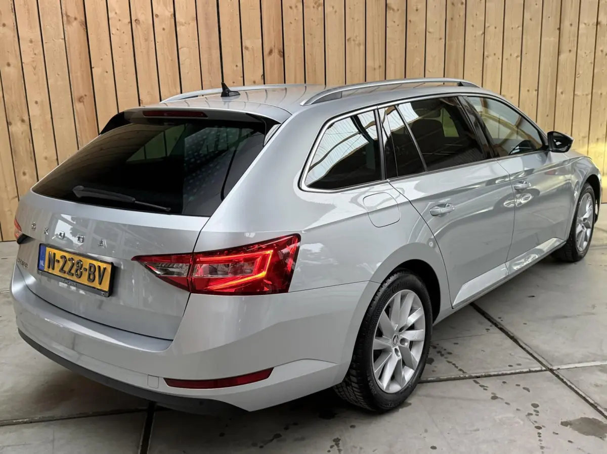 1.5 TSI ACT Business Edition Automaat | Adaptieve cruise control | Apple CarPlay/Android Auto | Climate control | Getint glas | Parkeersensoren voor en achter | Trekhaak