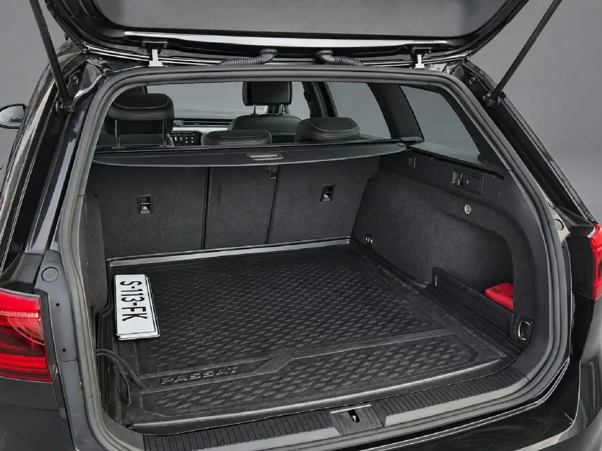 1.5 TSI R-Line | Trekhaak | Leder | Virtual Cockpit | Camera