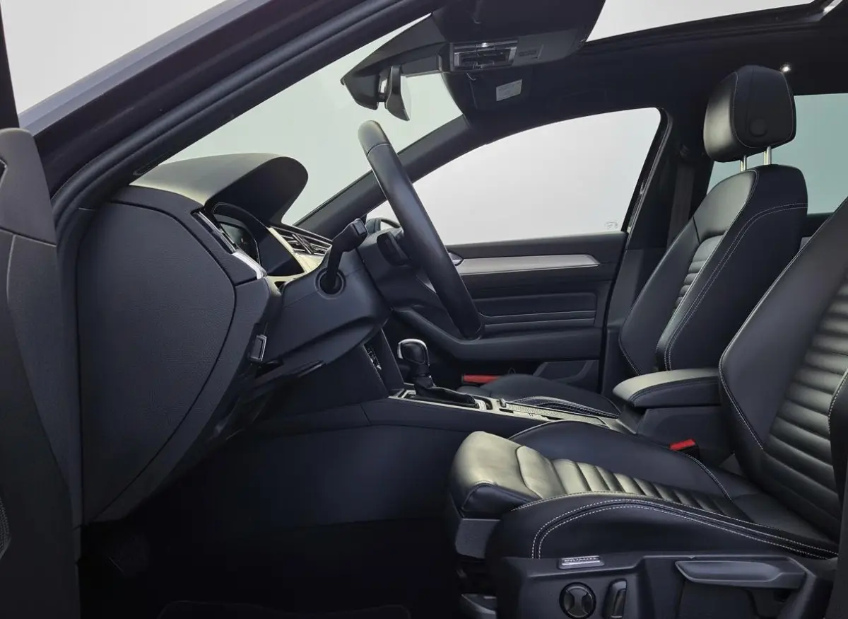 1.5 TSI R-Line | Trekhaak | Leder | Virtual Cockpit | Camera
