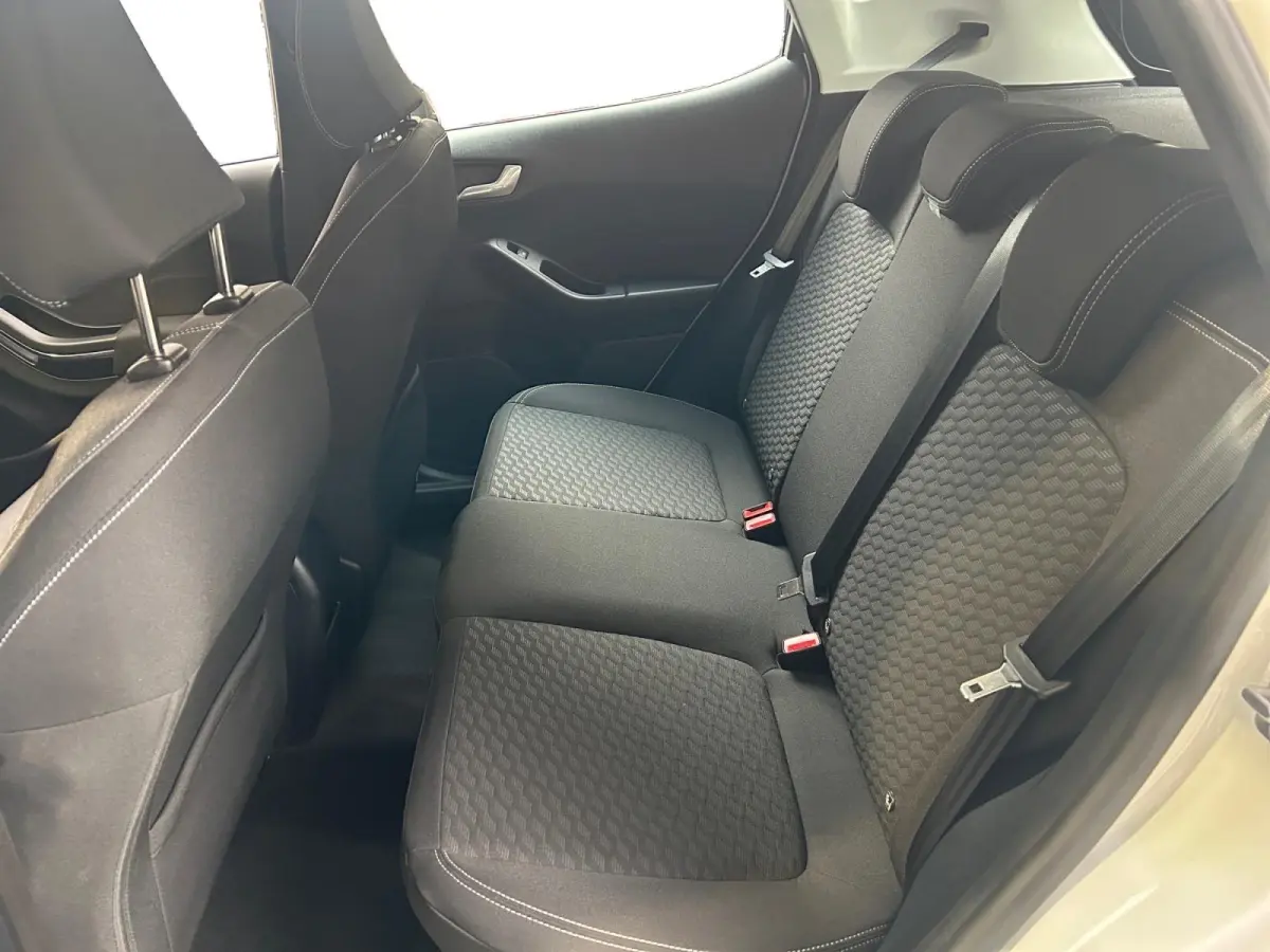 1.0 EcoBoost Hybrid Titanium | Apple Carplay / Android Auto | Stoel + Stuurverwarming | Cruise Control | Parkeersensoren Achter | Lichtsensor | Climate Control | Verwarmbare Voorruit