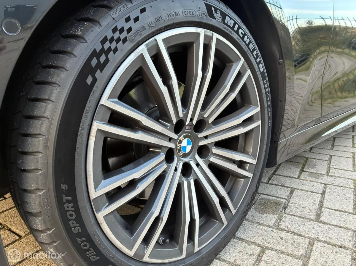 320i | Leder | Camera | ACC | M-Pakket |