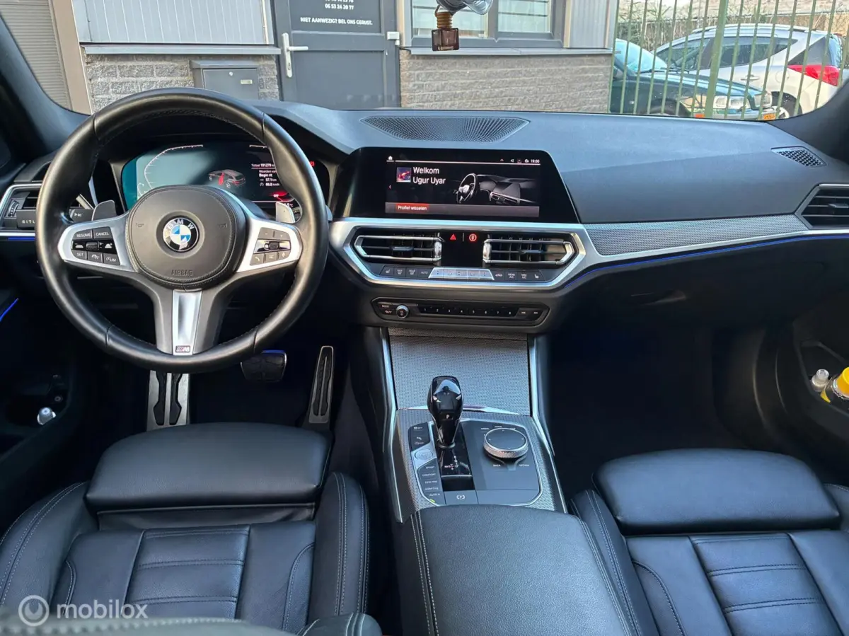 320i | Leder | Camera | ACC | M-Pakket |