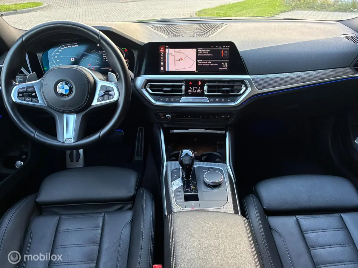 320i | Leder | Camera | ACC | M-Pakket |