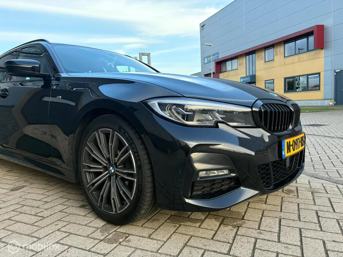 320i | Leder | Camera | ACC | M-Pakket |