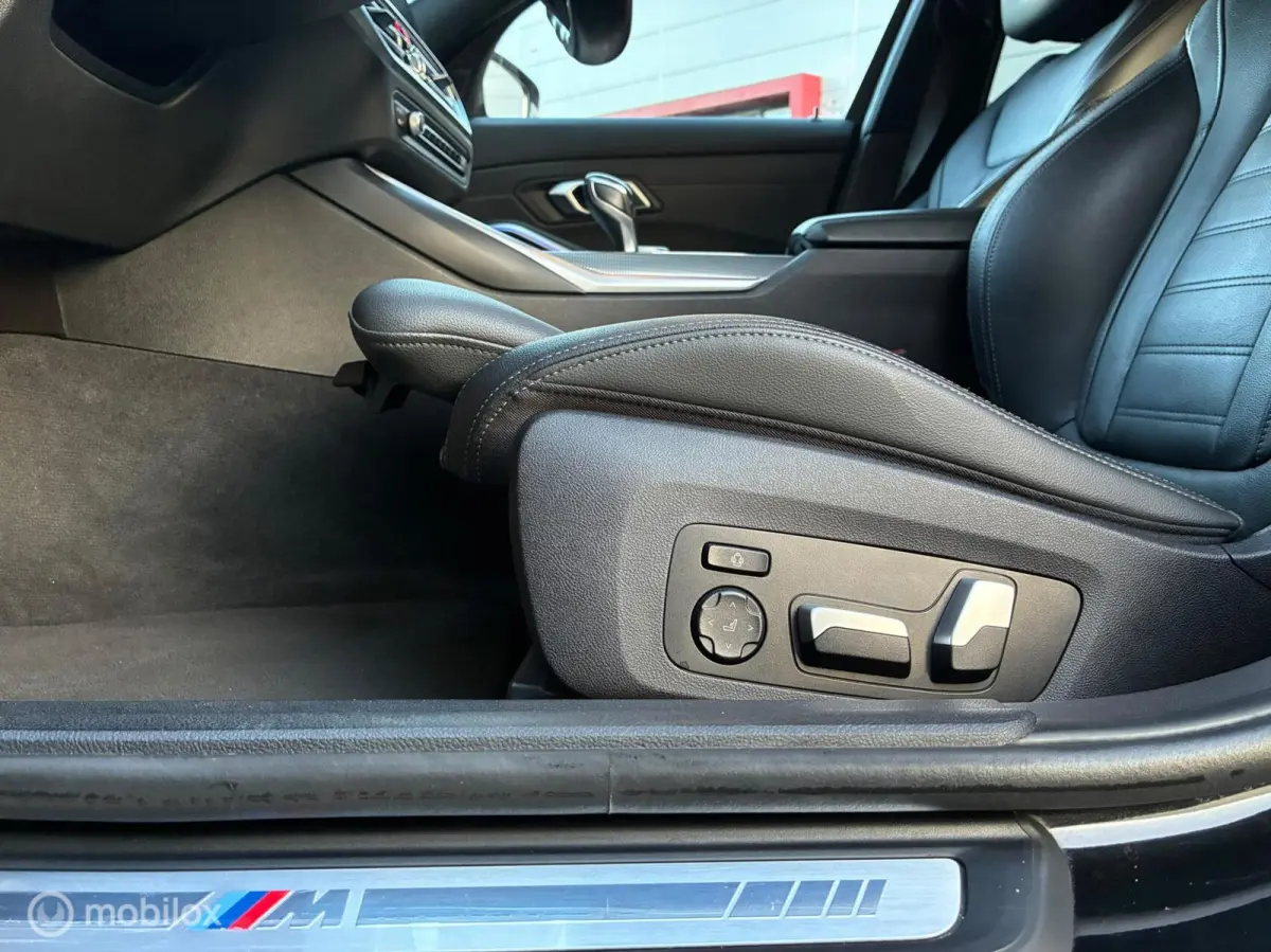 320i | Leder | Camera | ACC | M-Pakket |