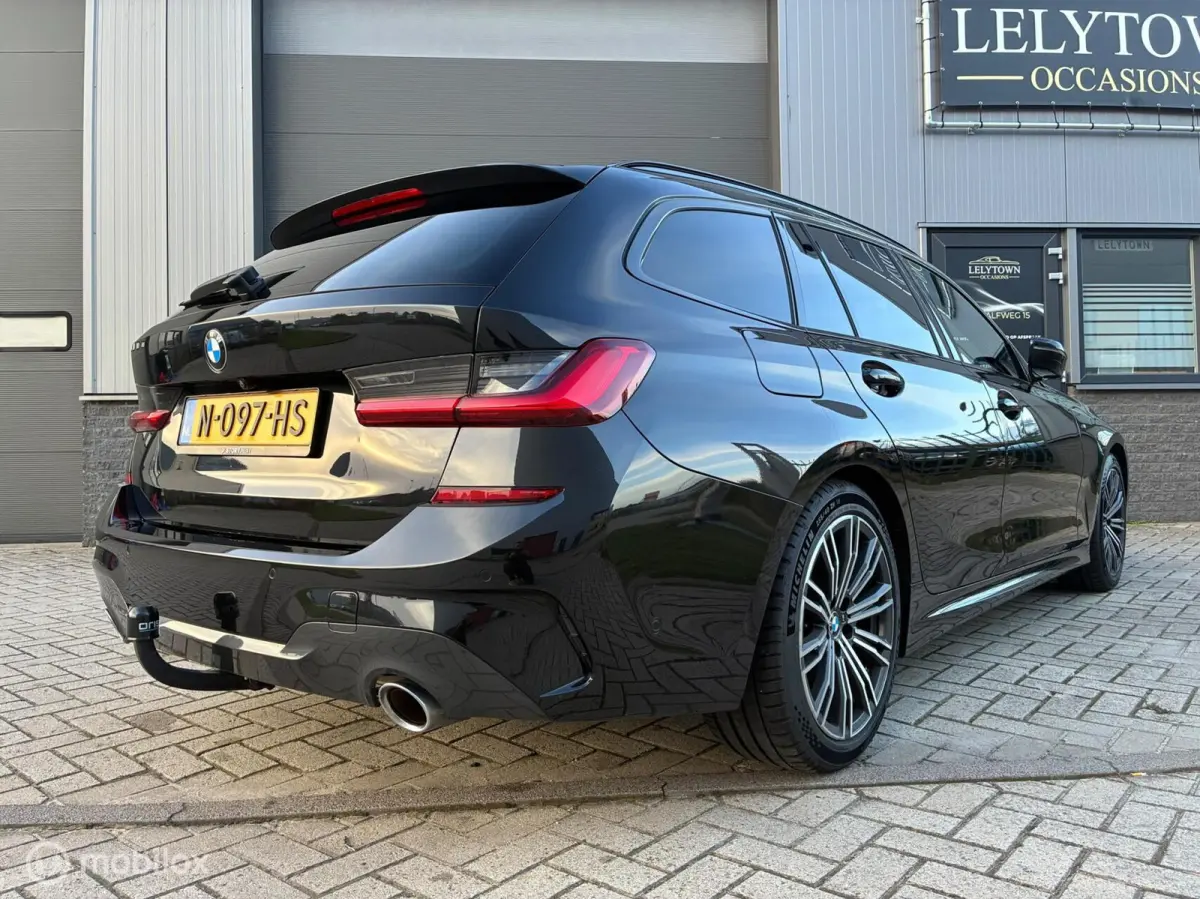 320i | Leder | Camera | ACC | M-Pakket |