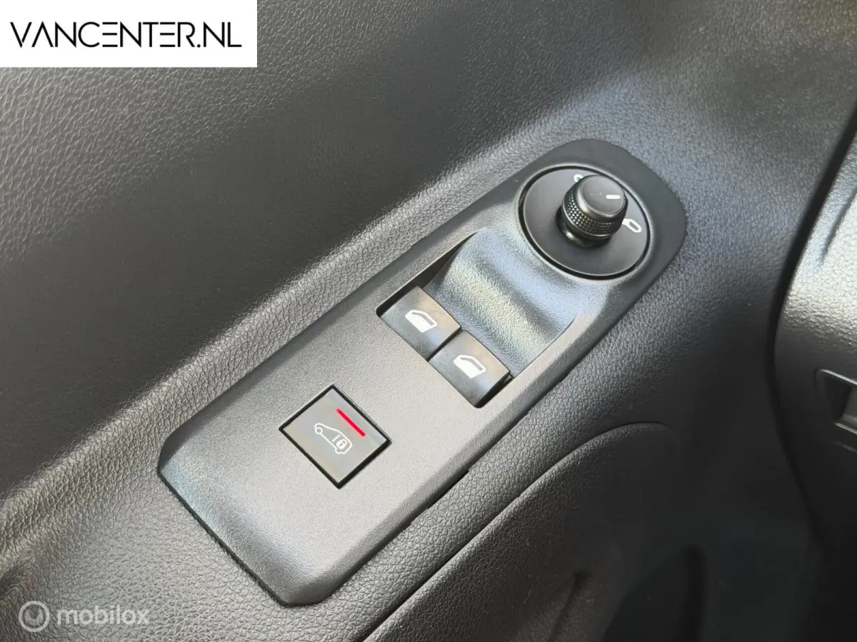 1.5D L2 Lang Carplay Trekhaak Airco Zwart