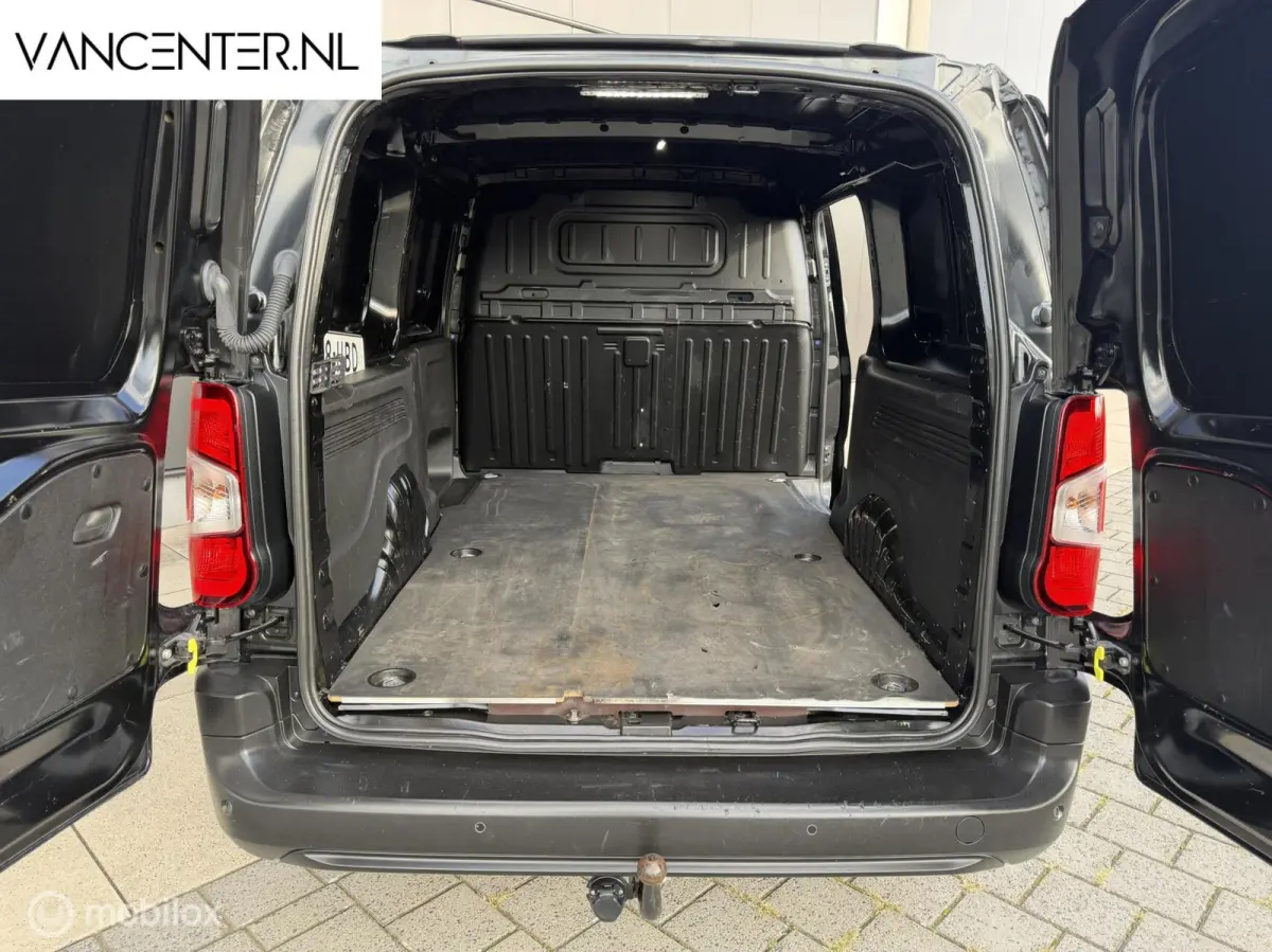 1.5D L2 Lang Carplay Trekhaak Airco Zwart