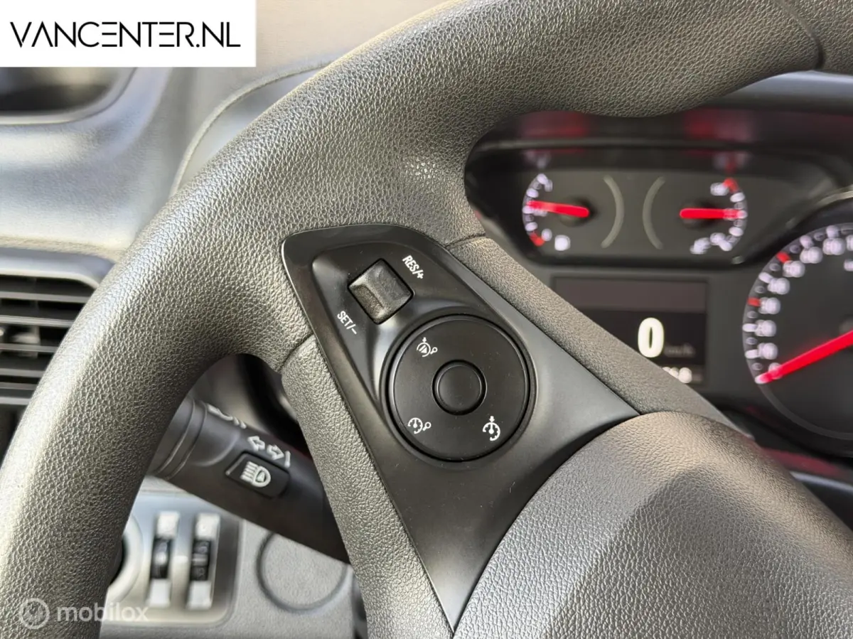 1.5D L2 Lang Carplay Trekhaak Airco Zwart