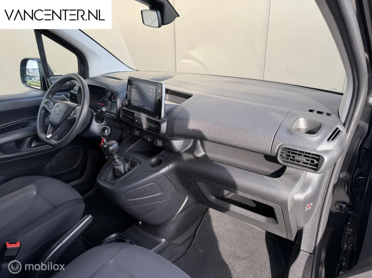 1.5D L2 Lang Carplay Trekhaak Airco Zwart