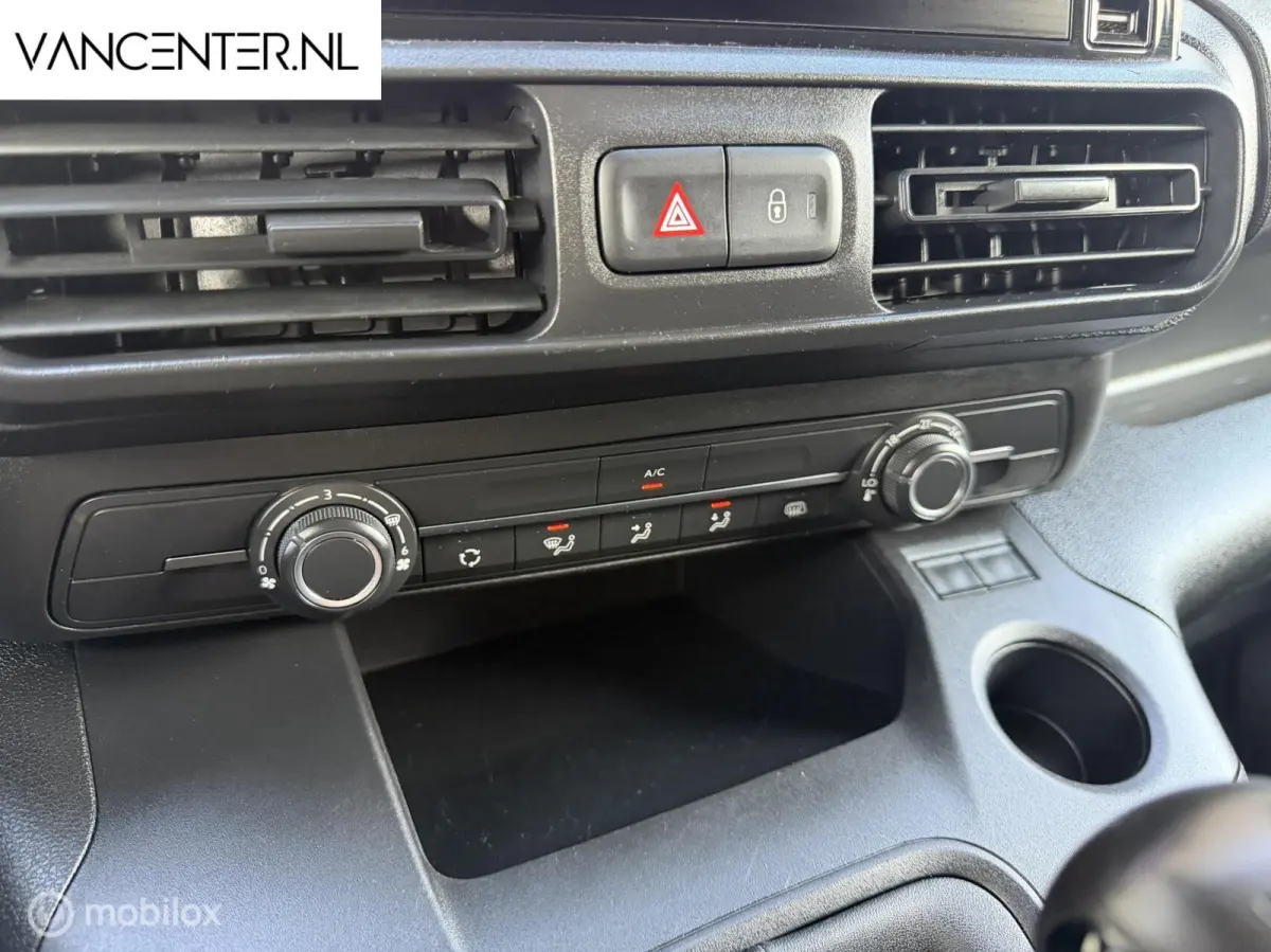 1.5D L2 Lang Carplay Trekhaak Airco Zwart