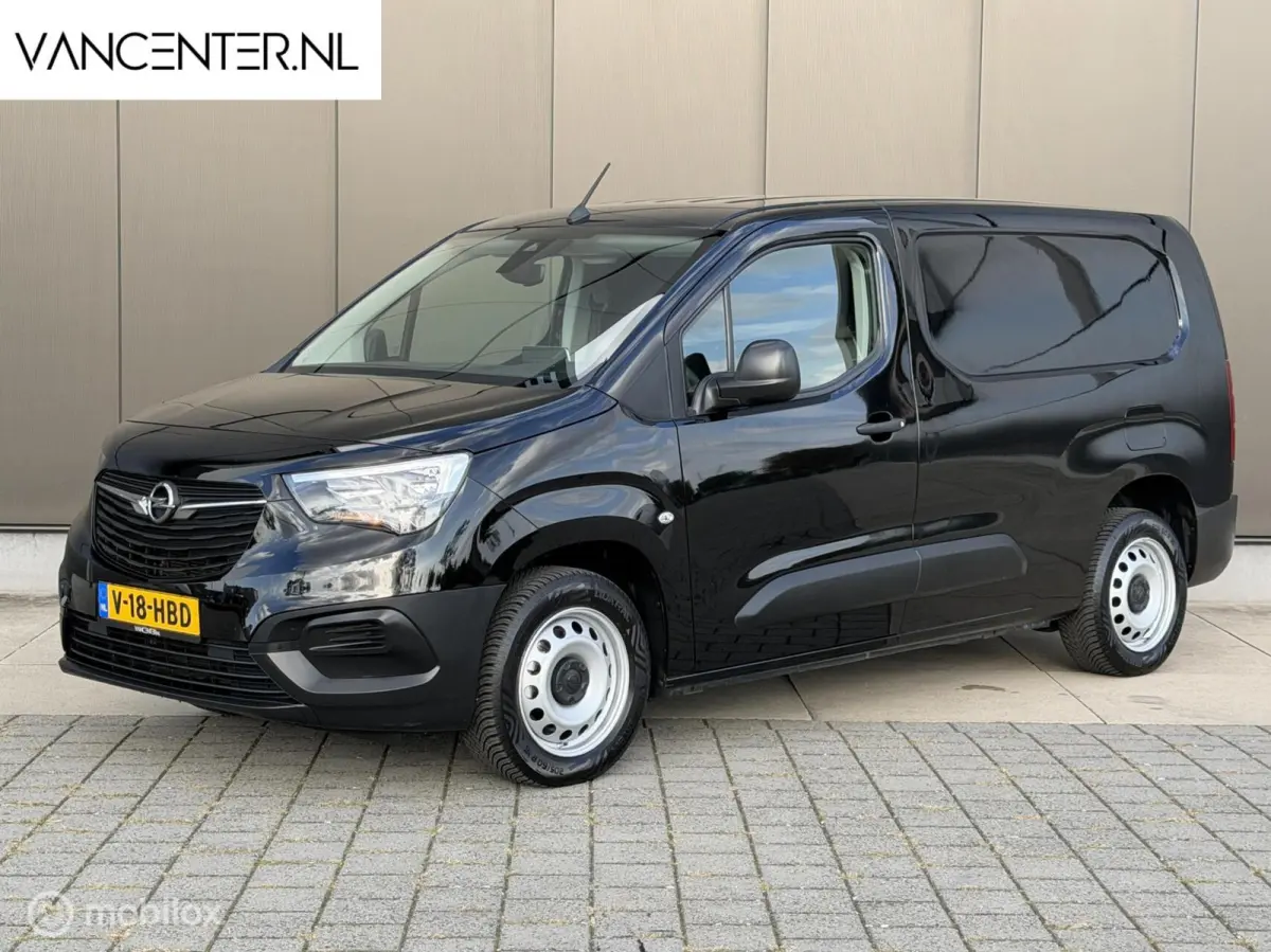 1.5D L2 Lang Carplay Trekhaak Airco Zwart