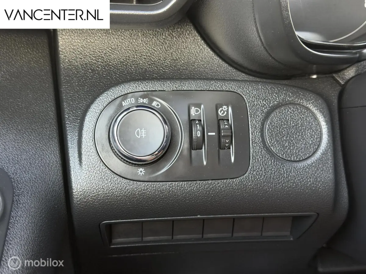1.5D L2 Lang Carplay Trekhaak Airco Zwart