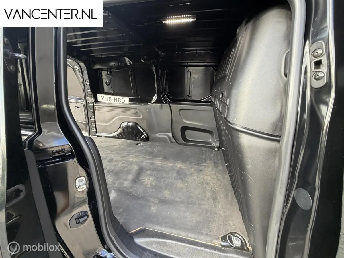 1.5D L2 Lang Carplay Trekhaak Airco Zwart