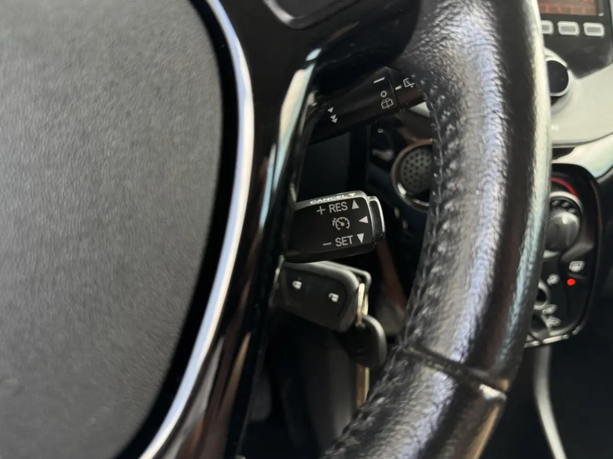 1.0 VTi Feel 5 Deurs | Airco | Limiter | Bluetooth