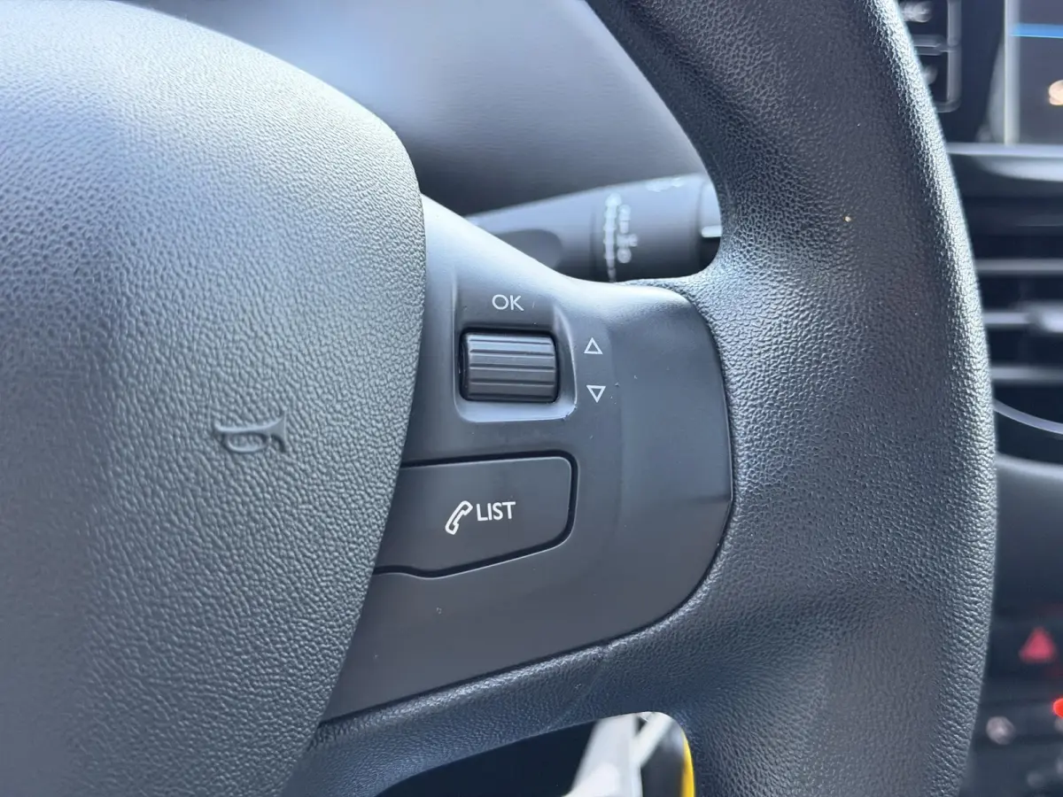 1.2 PureTech Blue Lion Navi|Carplay|Airco|Cruise|PDC|N.A.P|Nieuwe APK bij Aflevering