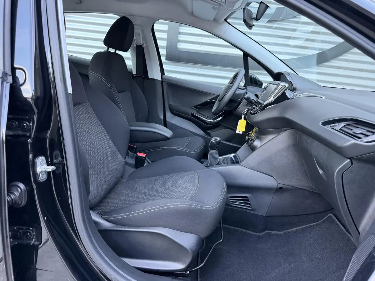 1.2 PureTech Blue Lion Navi|Carplay|Airco|Cruise|PDC|N.A.P|Nieuwe APK bij Aflevering