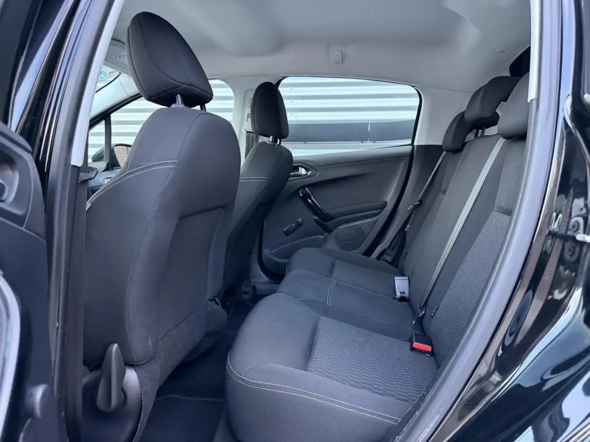 1.2 PureTech Blue Lion Navi|Carplay|Airco|Cruise|PDC|N.A.P|Nieuwe APK bij Aflevering