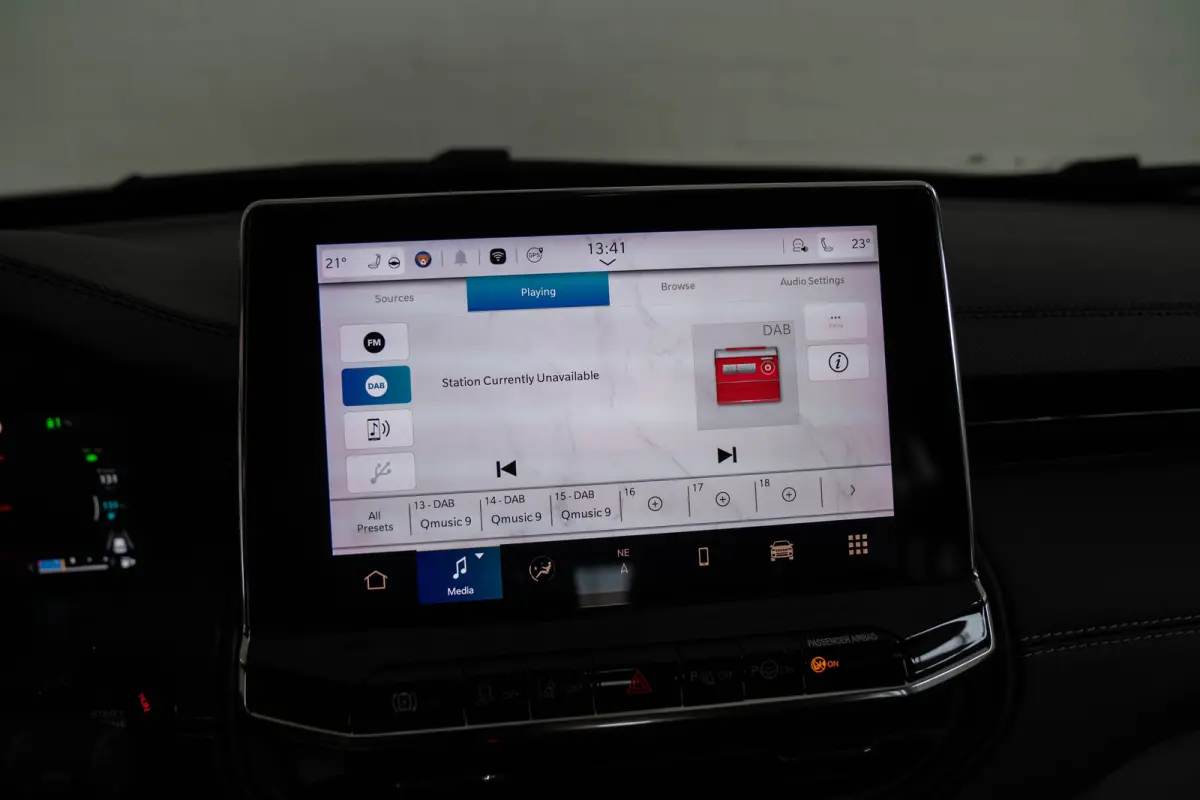 4xe 240 Plug-in Hybrid Summit | Lederen Bekleding | Stoel & Stuurverwarming | El. Stoelverstelling | Navigatie | Cruise Controle Adaptive | Climate Controle | Parkeersensoren |