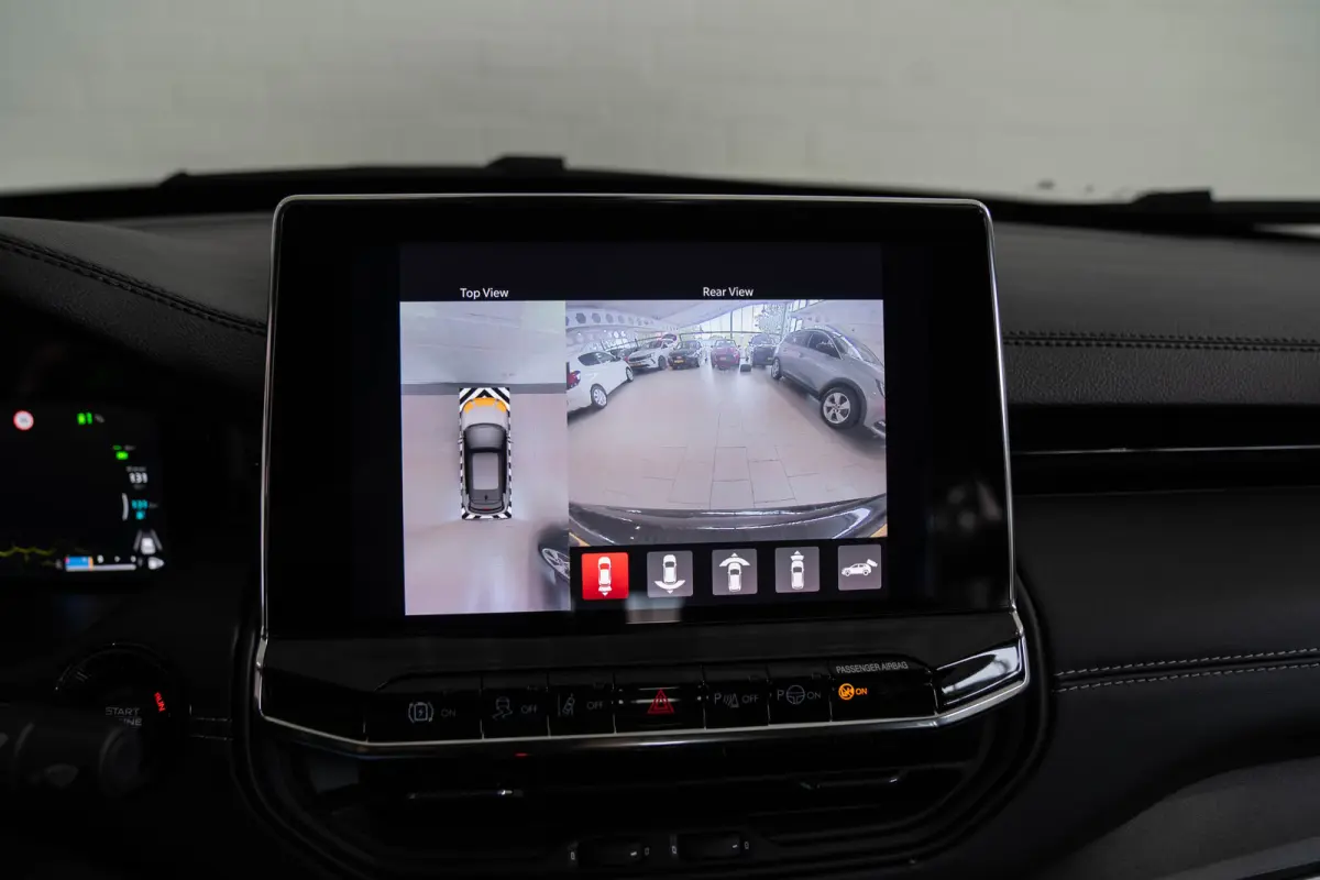 4xe 240 Plug-in Hybrid Summit | Lederen Bekleding | Stoel & Stuurverwarming | El. Stoelverstelling | Navigatie | Cruise Controle Adaptive | Climate Controle | Parkeersensoren |