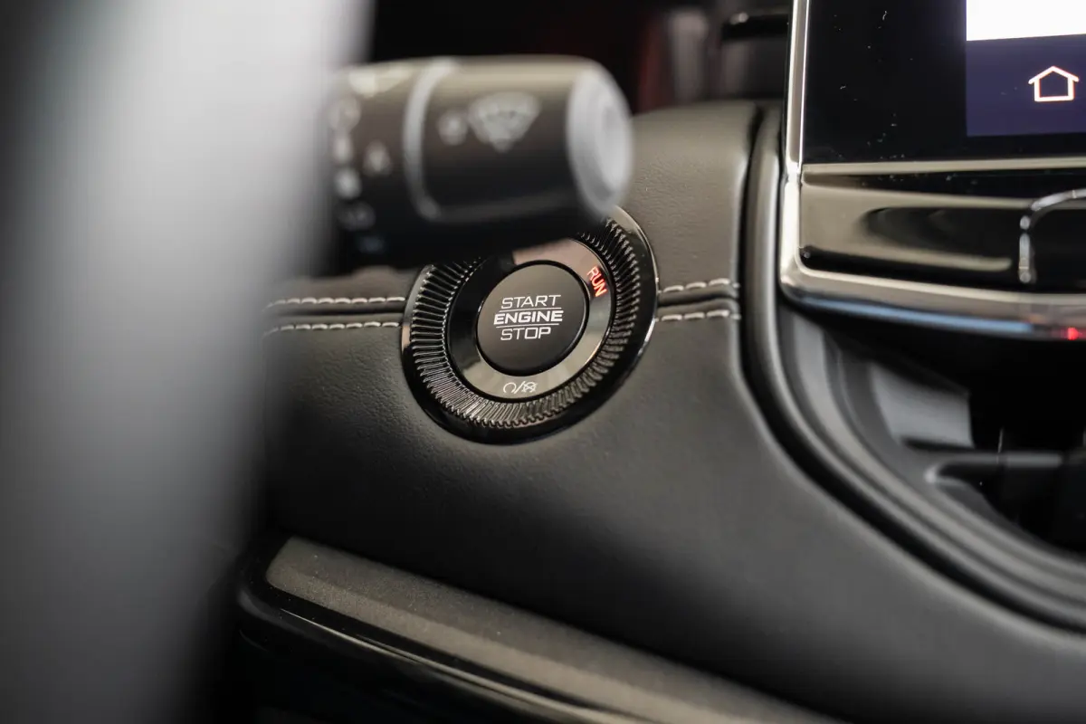 4xe 240 Plug-in Hybrid Summit | Lederen Bekleding | Stoel & Stuurverwarming | El. Stoelverstelling | Navigatie | Cruise Controle Adaptive | Climate Controle | Parkeersensoren |