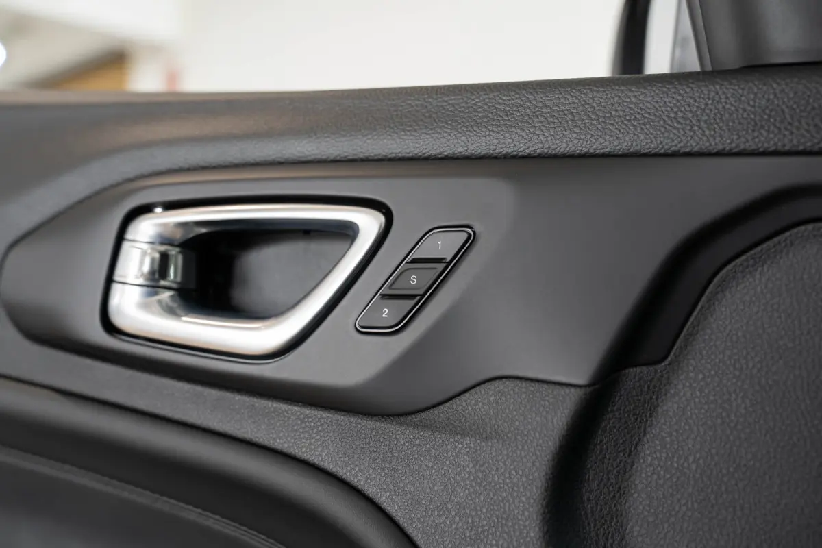 4xe 240 Plug-in Hybrid Summit | Lederen Bekleding | Stoel & Stuurverwarming | El. Stoelverstelling | Navigatie | Cruise Controle Adaptive | Climate Controle | Parkeersensoren |