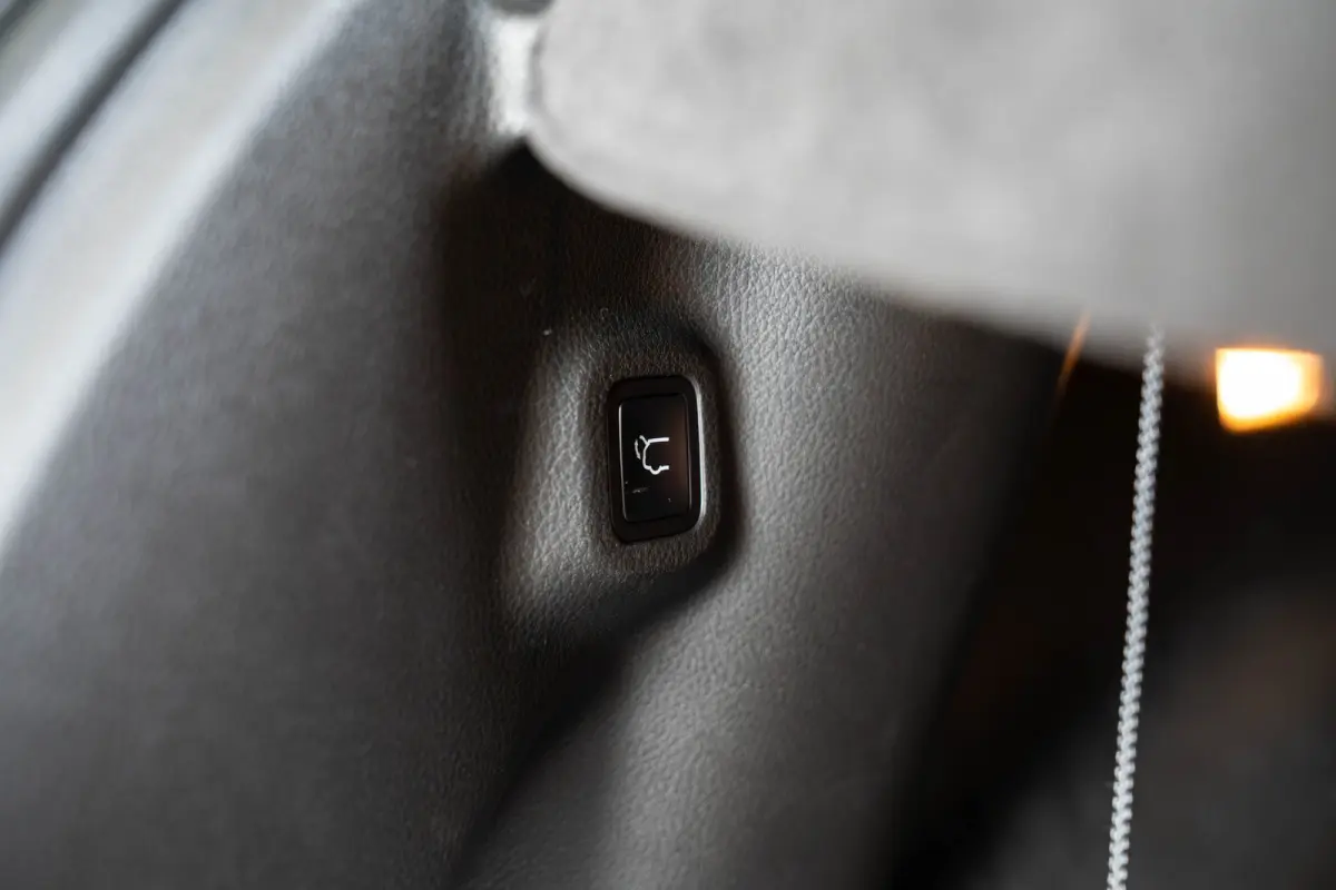 4xe 240 Plug-in Hybrid Summit | Lederen Bekleding | Stoel & Stuurverwarming | El. Stoelverstelling | Navigatie | Cruise Controle Adaptive | Climate Controle | Parkeersensoren |