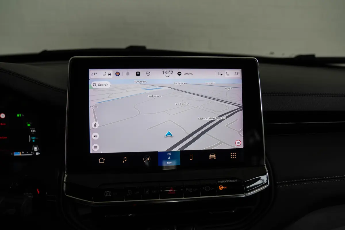 4xe 240 Plug-in Hybrid Summit | Lederen Bekleding | Stoel & Stuurverwarming | El. Stoelverstelling | Navigatie | Cruise Controle Adaptive | Climate Controle | Parkeersensoren |