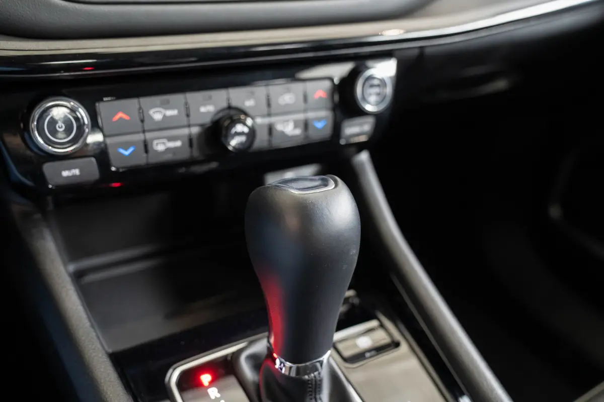 4xe 240 Plug-in Hybrid Summit | Lederen Bekleding | Stoel & Stuurverwarming | El. Stoelverstelling | Navigatie | Cruise Controle Adaptive | Climate Controle | Parkeersensoren |