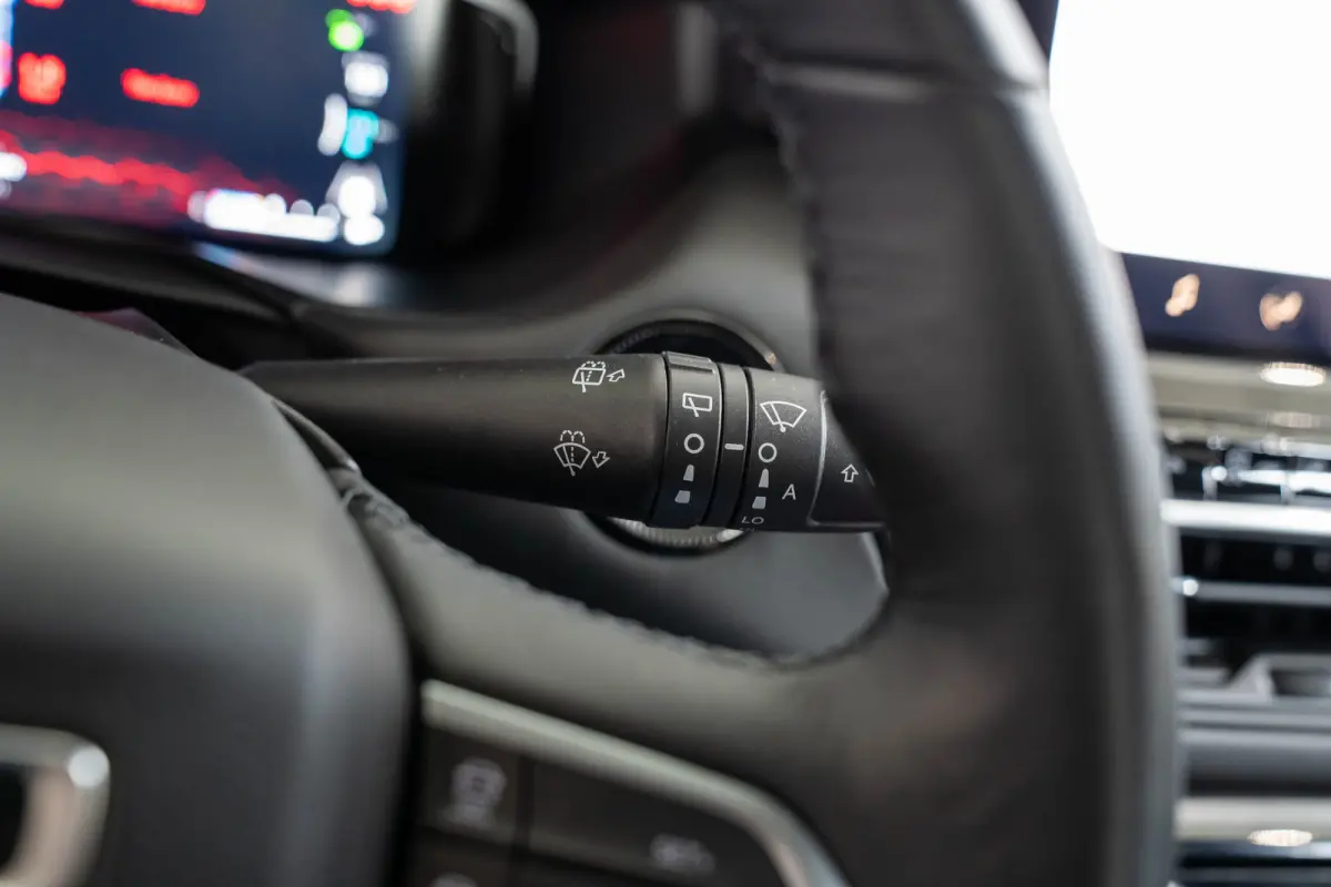 4xe 240 Plug-in Hybrid Summit | Lederen Bekleding | Stoel & Stuurverwarming | El. Stoelverstelling | Navigatie | Cruise Controle Adaptive | Climate Controle | Parkeersensoren |