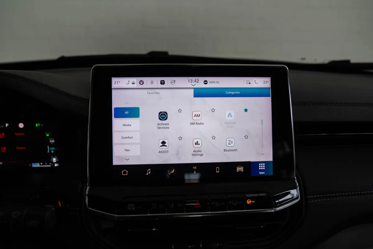 4xe 240 Plug-in Hybrid Summit | Lederen Bekleding | Stoel & Stuurverwarming | El. Stoelverstelling | Navigatie | Cruise Controle Adaptive | Climate Controle | Parkeersensoren |