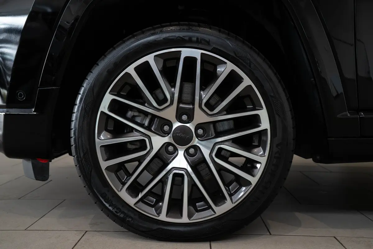 4xe 240 Plug-in Hybrid Summit | Lederen Bekleding | Stoel & Stuurverwarming | El. Stoelverstelling | Navigatie | Cruise Controle Adaptive | Climate Controle | Parkeersensoren |