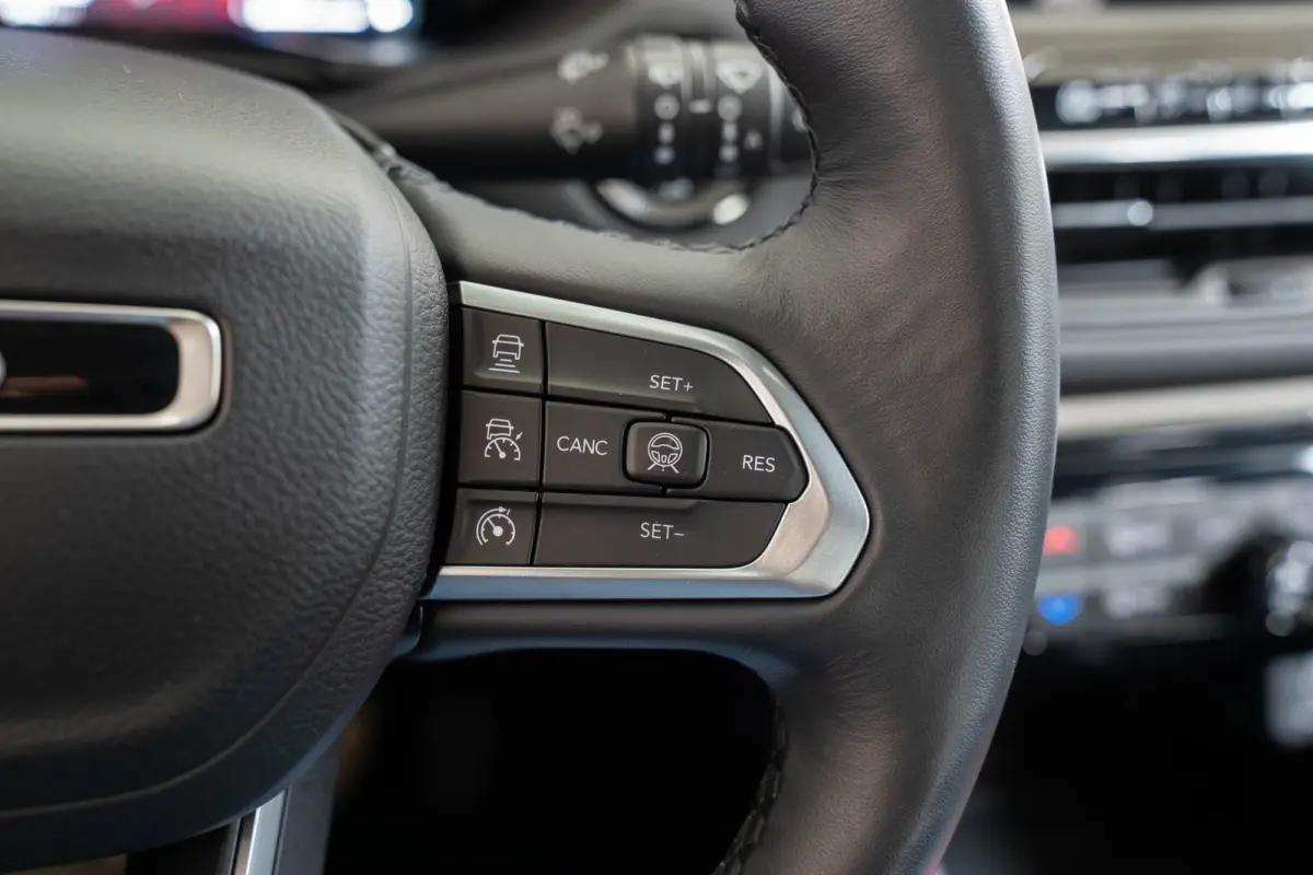 4xe 240 Plug-in Hybrid Summit | Lederen Bekleding | Stoel & Stuurverwarming | El. Stoelverstelling | Navigatie | Cruise Controle Adaptive | Climate Controle | Parkeersensoren |