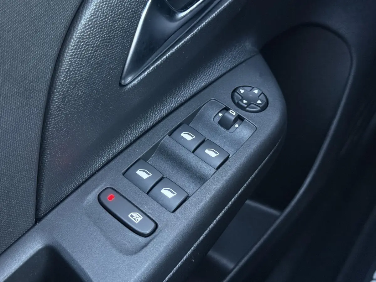 1.2 Edition Carplay|Airco|Cruise|Lm velgen|Elek ramen|N.A.P|APK tot 02-2028