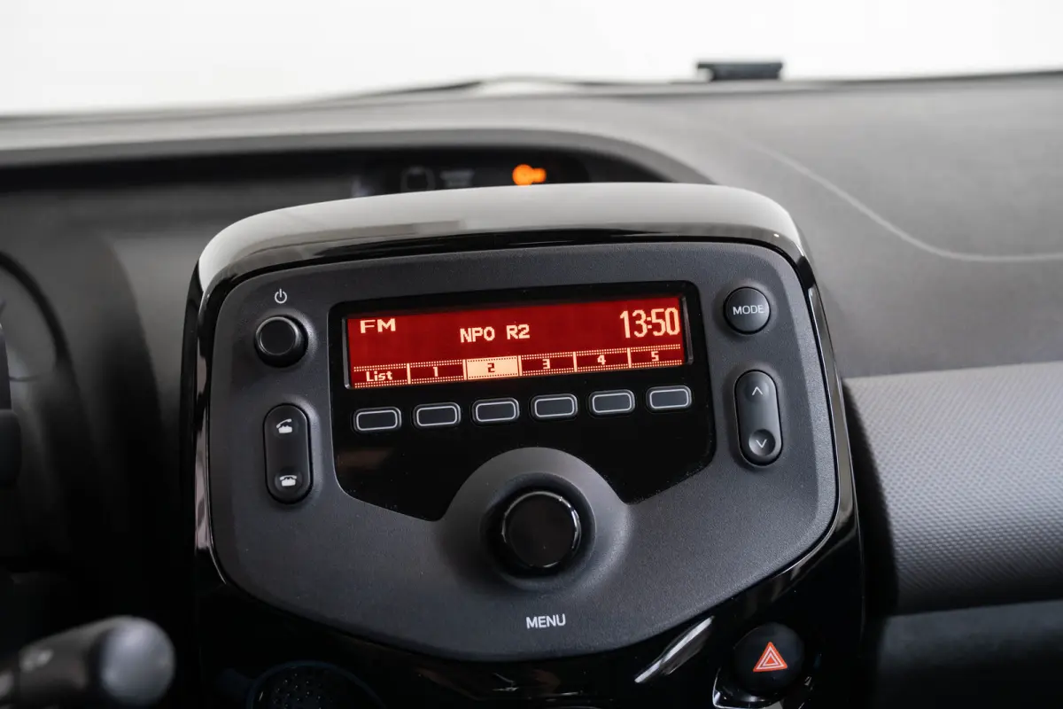 1.0 e-VTi Style | Airco | Cruise Controle | Bluetooth | Elektrische Ramen | LED | Getint Glas |