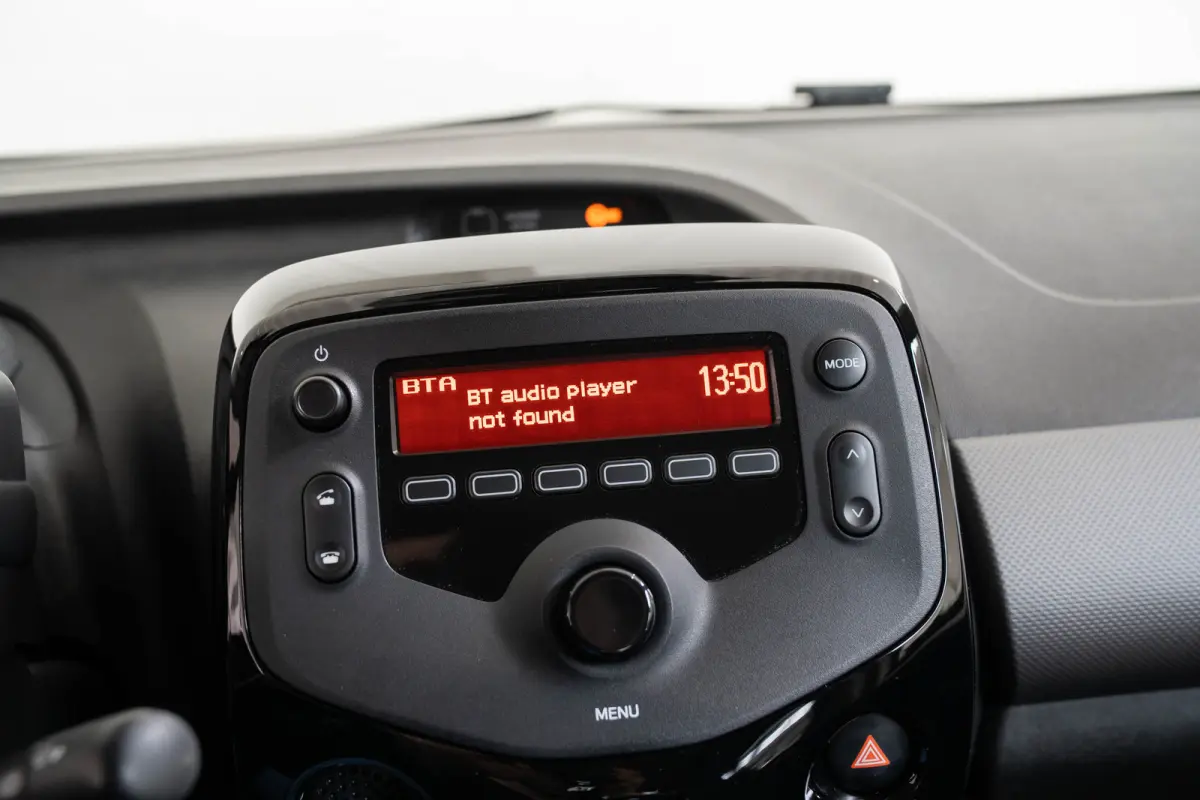 1.0 e-VTi Style | Airco | Cruise Controle | Bluetooth | Elektrische Ramen | LED | Getint Glas |
