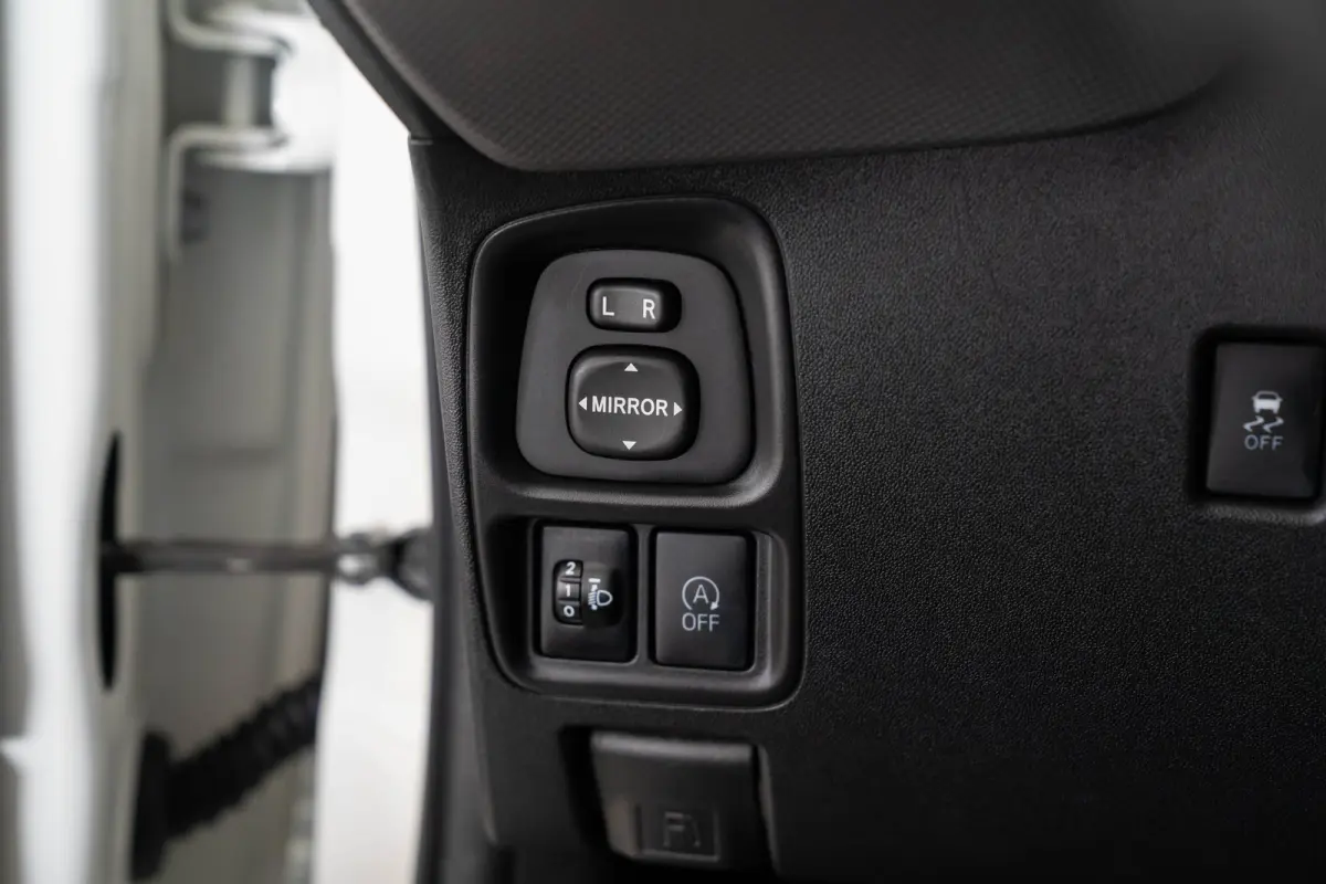 1.0 e-VTi Style | Airco | Cruise Controle | Bluetooth | Elektrische Ramen | LED | Getint Glas |