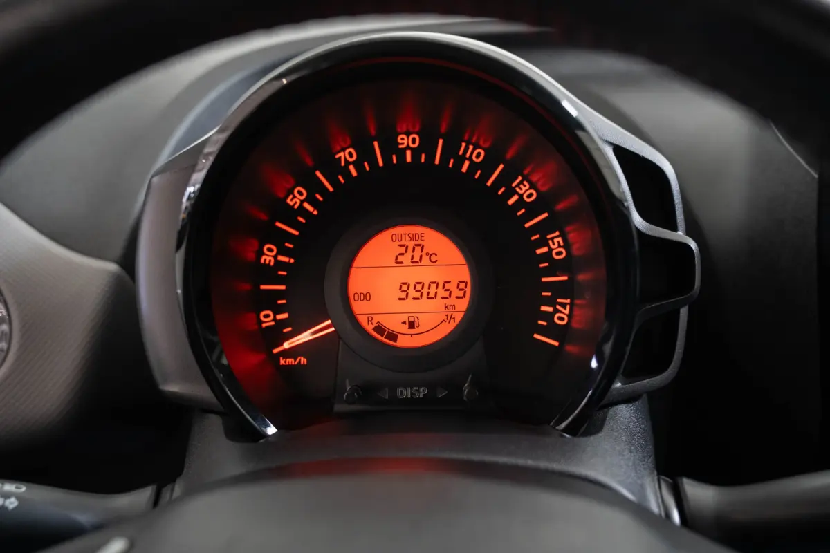 1.0 e-VTi Style | Airco | Cruise Controle | Bluetooth | Elektrische Ramen | LED | Getint Glas |
