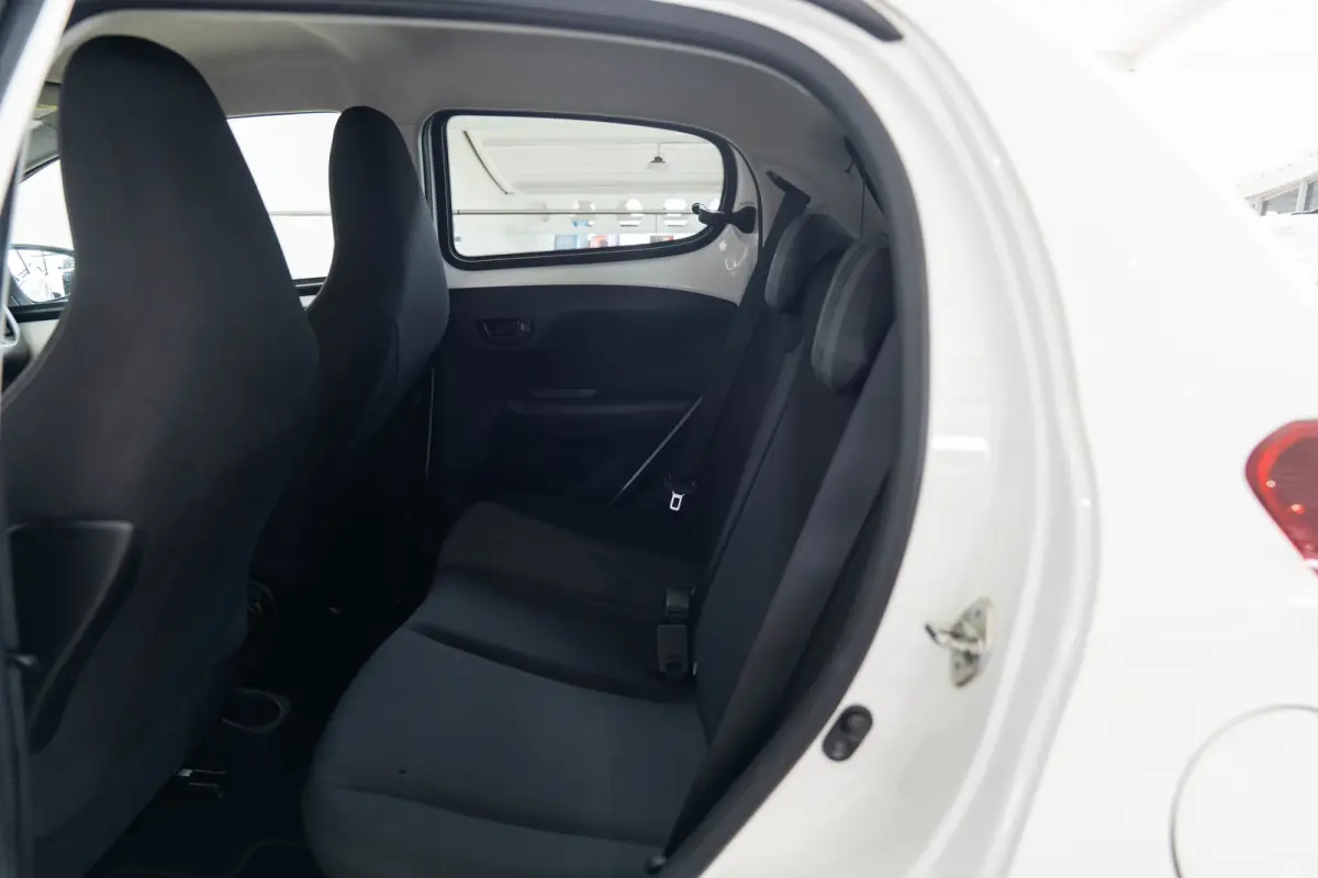 1.0 e-VTi Style | Airco | Cruise Controle | Bluetooth | Elektrische Ramen | LED | Getint Glas |