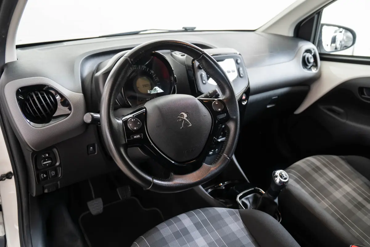 1.0 e-VTi Style | Airco | Cruise Controle | Bluetooth | Elektrische Ramen | LED | Getint Glas |
