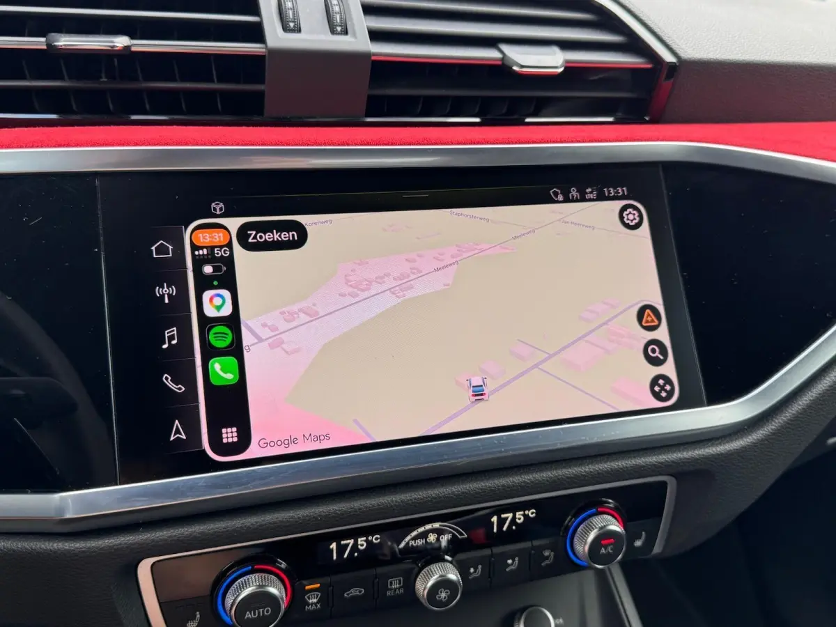 RS Q3 2.5 TFSI | RS Geruit Leder | Panorama | Virutal Cockpit | 360 Camera | Individual Velgen | Adaptive Cruise | CarPlay | Navigatie | Climate