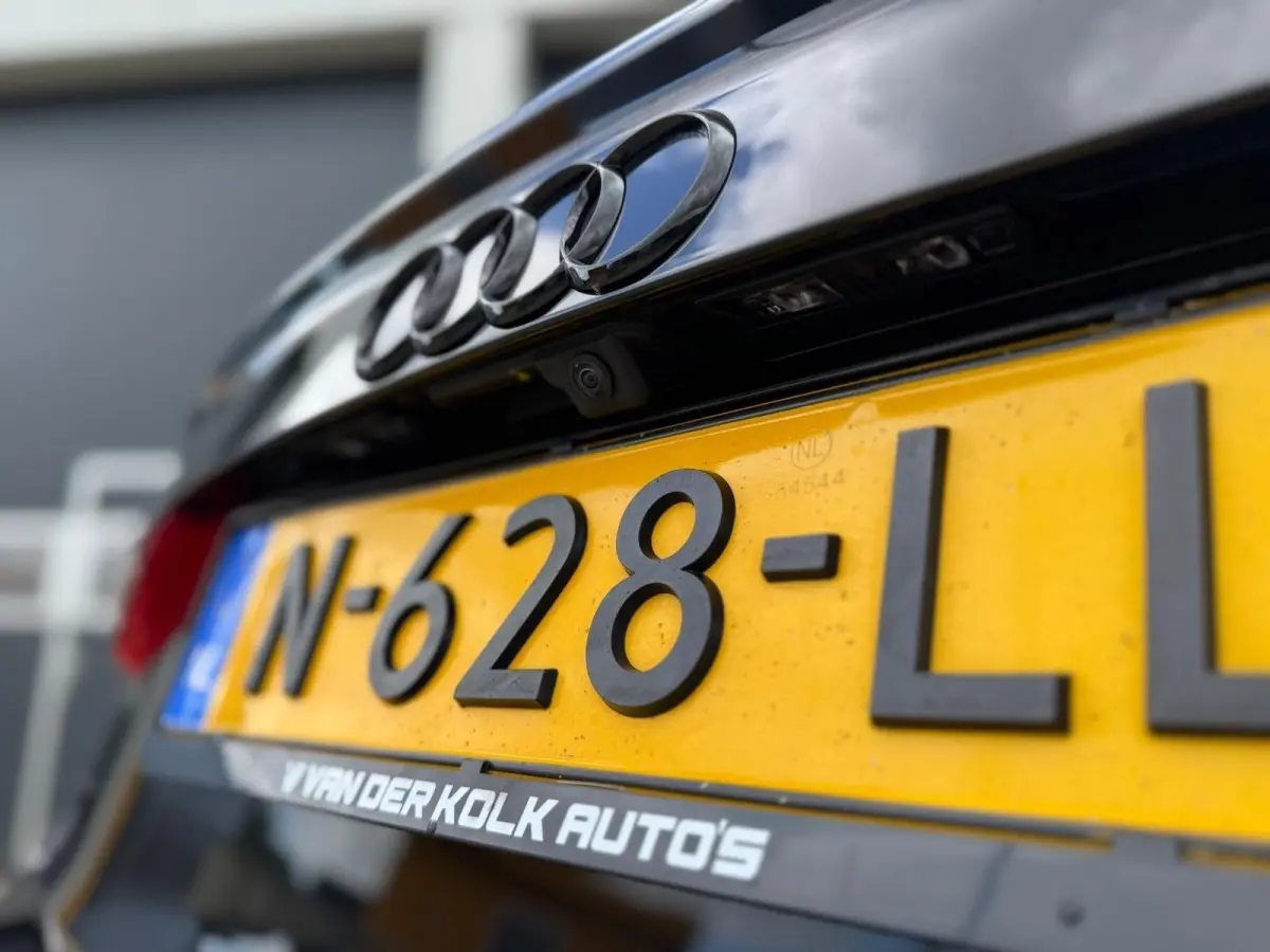 RS Q3 2.5 TFSI | RS Geruit Leder | Panorama | Virutal Cockpit | 360 Camera | Individual Velgen | Adaptive Cruise | CarPlay | Navigatie | Climate