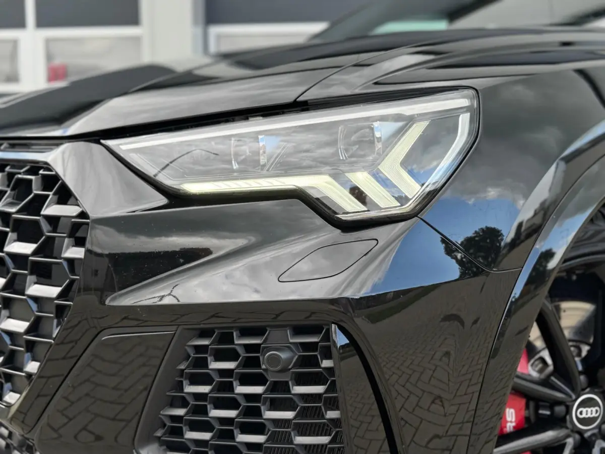RS Q3 2.5 TFSI | RS Geruit Leder | Panorama | Virutal Cockpit | 360 Camera | Individual Velgen | Adaptive Cruise | CarPlay | Navigatie | Climate